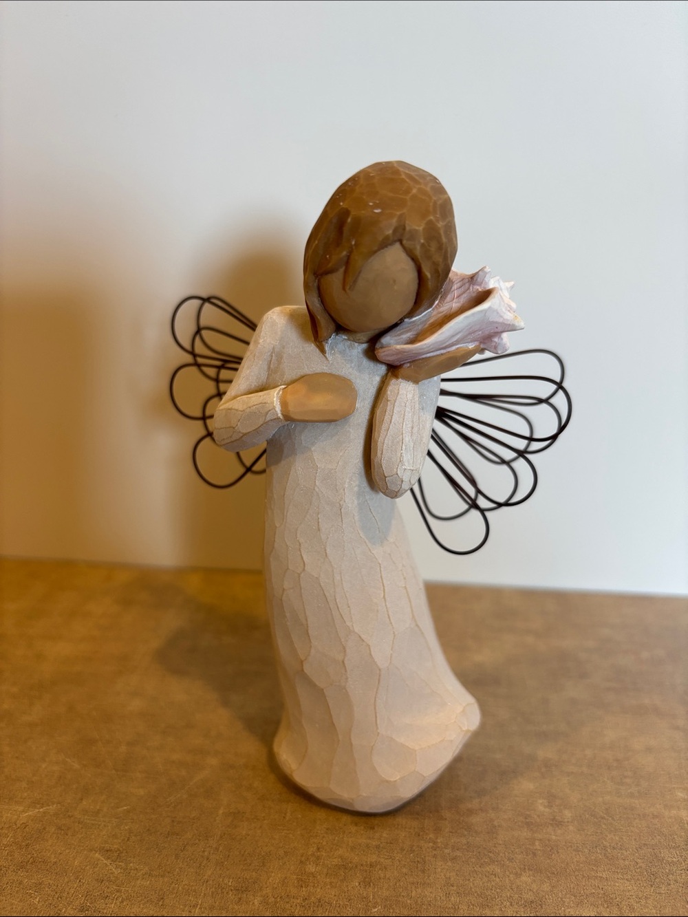 Willow Tree Angel Figurine Thinking of You - Sea shell -GB1sku